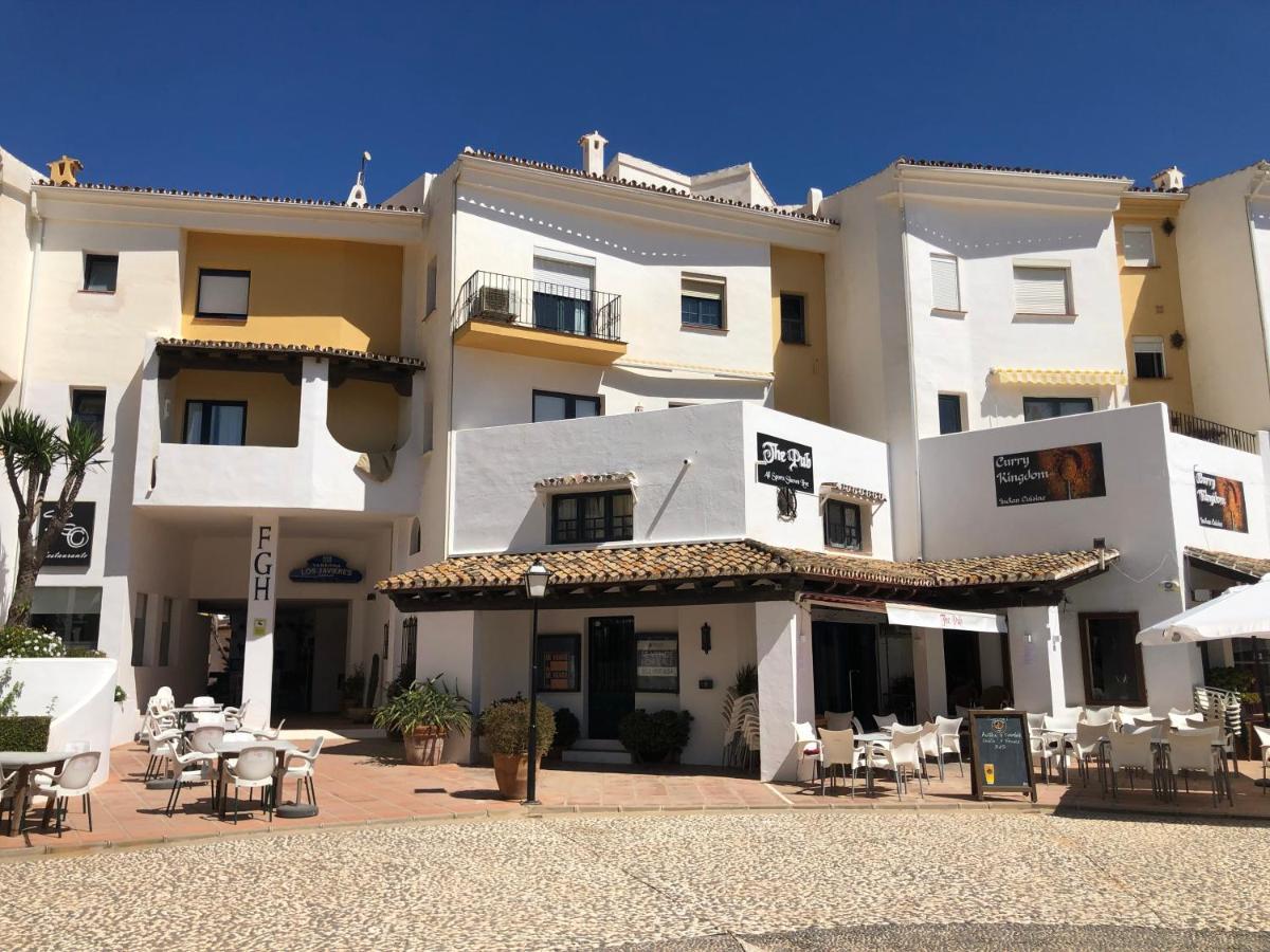Charming 2 Bed Apartment Next To Cabopino Beach, Spain Marbella Exterior photo